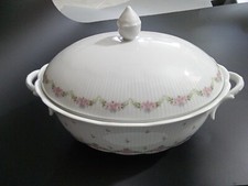 Covered vegetable bowl - vegetable, kaiser
