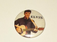 Anstecker (Pin, Badge):  Elvis Presley mit Gitarre 60er Jahre  2,5 cm