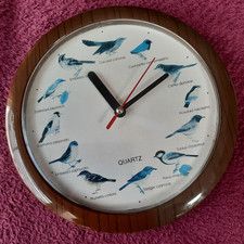 Wanduhr mit Vogelstimmen