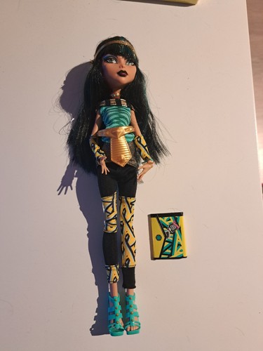 Cleo nile puppe - puppe, monster