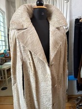 Pelzcape Creme ein sehr