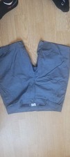 Kurze Schöne Hose In Der Größe 50 (M) Farbe Grau/weiß