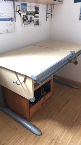 Schreibtisch höhenverstellbar