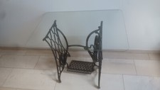 Nähmaschine mit Glasplatte