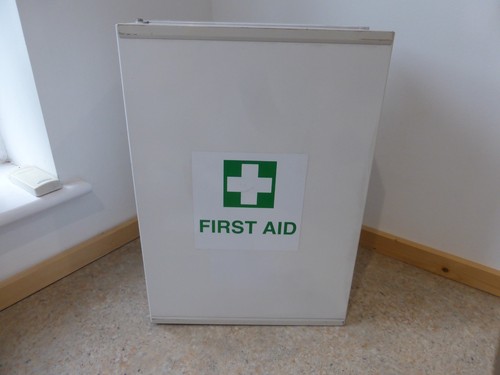 Erste hilfe medizinschrank - erste,