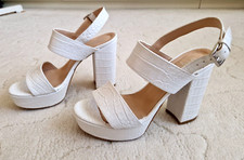 Ovye- Riemchen Pumps  hoher