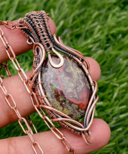 Drachenblut Jaspis Edelstein