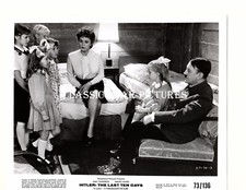 E266 Barbara Jefford Alec