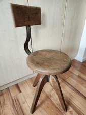 schöner alter Drehstuhl Werkstatt Vintage Industrie aus Massivholz