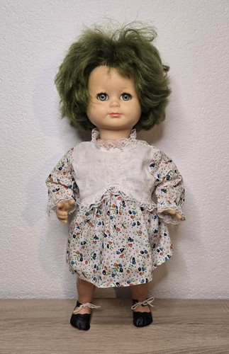 Nette kunststoff puppe - nette,