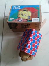 Hund mit Hütte , Blech . OVP