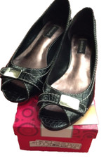 schwarze PIHU SHOES kleiner