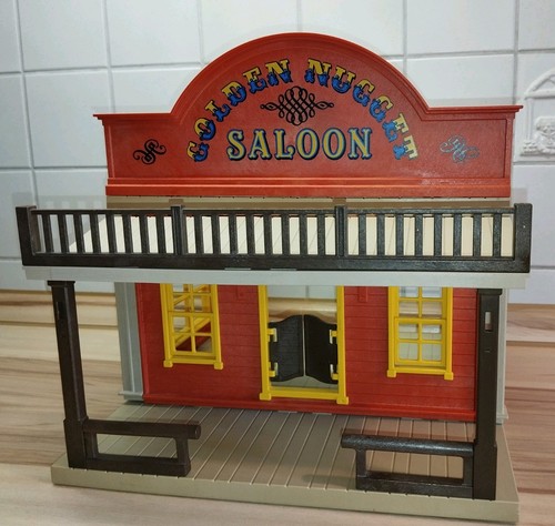 Golden nugget saloon - golden,