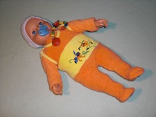 Berchet Puppe mit vielen Funktionen - spricht nuckelt weint