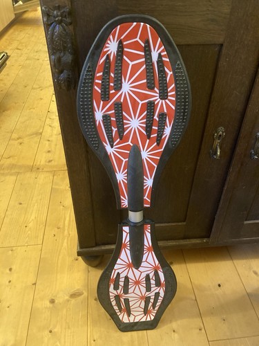 Waveboard schwarz rot weiß