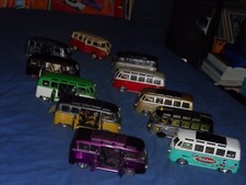 Maisto VW-Bus Samba mit VW-Bus Taxi  (   schwarz ist verkauft )