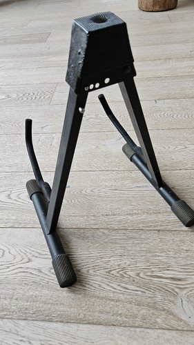 Gitarrenständer aus metall - gitarrenständer,