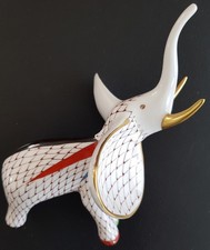 Hollohaza Porzellanfigur