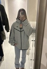 Nike Tech Fleece Jacke, Grau