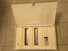 Hager Volta 2 AP 3-Reihig Inkl Steckdose und Sicherung