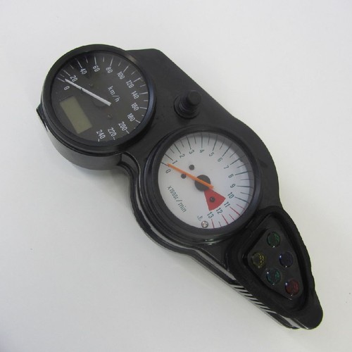 Suzuki 650 cockpit - suzuki,