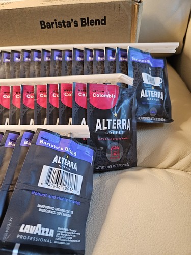 Open box lavazza three sleeves - open,