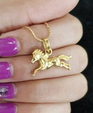 Schillernder 22K Gold