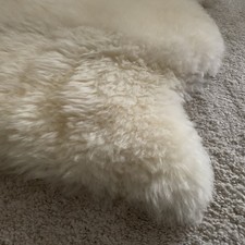 IKEA ULLERSLEV dickes warmes  Schafsfell 85 cm lang Elfenbeinweiss TOP