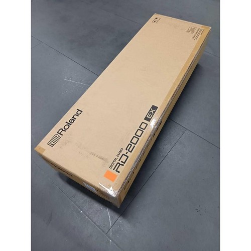 Roland 2000 stage piano - stage,
