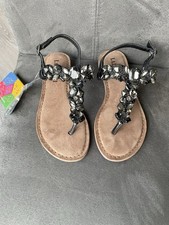 Lazamani 37 Zehensandale