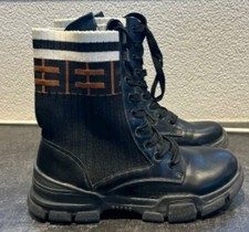 Boots Schwarz Schnürung mit