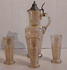 Antiker Glaskrug mit Zinndeckel + 3 Gläser im Jugendstil/Bernsteinfarbenes Glas