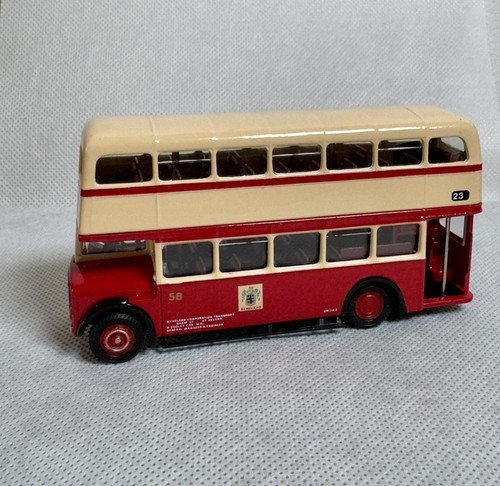 Metallmodell eines busses - busses, neu