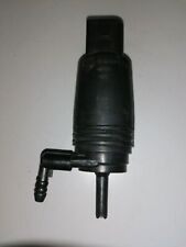 BMW 520i E39 Waschdüse 128377612 38992