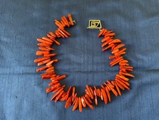 Halskette mit Korallenstücken Vintage 90er Länge 40 cm Design Verschluss Silber