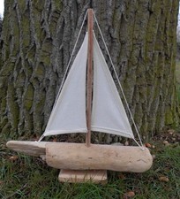 Treibholz Segelboot Segelschiff auf Fuß. Maritimes Deko-Objekt 40cm inkl. Versk.