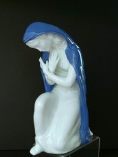 Gerold Porzellan 9" Kneeling