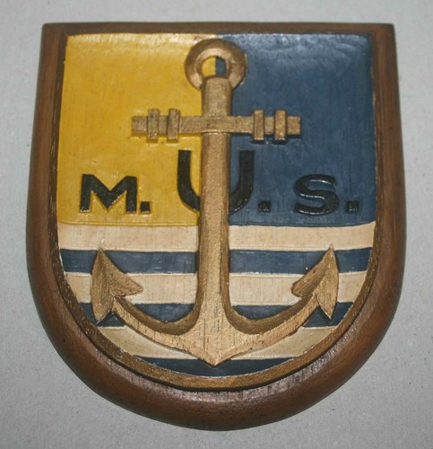 Holztafel mit wappen der - mit,