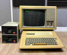 Apple Computer IIe + Monitor