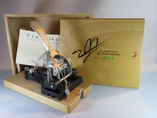 Leitz Gußlocher - Nr. 800 - Nachbildung/Jahr 1908 - im Holzkasten und Zertifikat