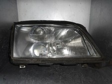 Audi A6 C4 Avant 2,5 TDI Scheinwerfer Licht Leuchte vorne rechts Hella