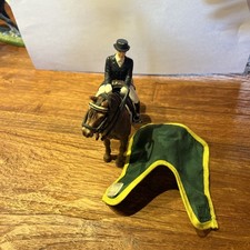 Schleich Dressur-Reiterin  mit Pferd,Sattel,Trense und Pferdedecke