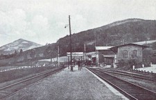 Nieder- Kauffung/Wojcieszów- Bahnhof mit Kitzelberg  (Schlesien) 1930