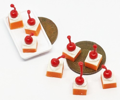 Puppenhaus orange quadratisch - puppenhaus,