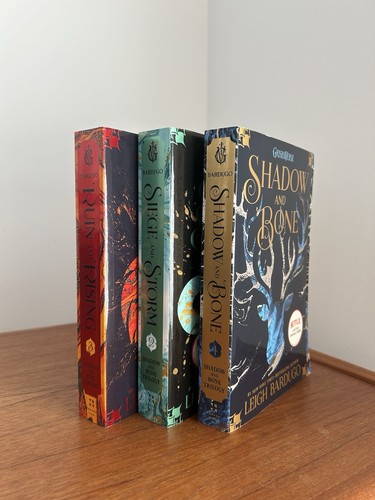 Shadow and bone trilogy - shadow,