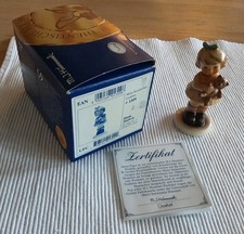 Hummel / Goebel Figur 2049/A „Mein Kuschelbär“ von 1997 mit Zertifikat OVP