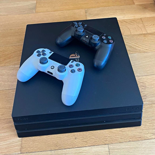 Sony playstation pro - 4,
