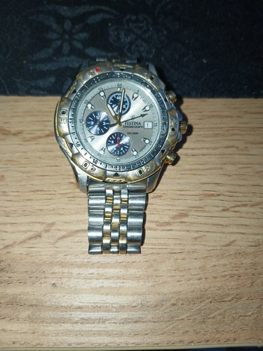 Sie bieten auf ein uhr - auf,
