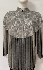 Weißes Cape/Poncho Mit
