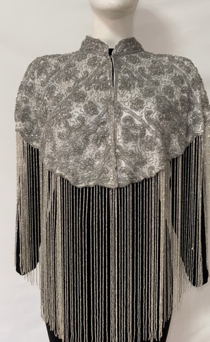 Weißes cape poncho mit - weißes, cape/poncho